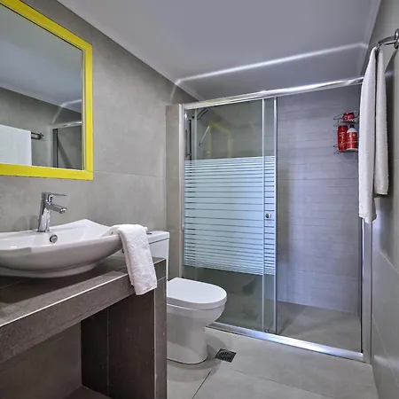 Colors In - House For 6 People In The Of Paros * 나오우사