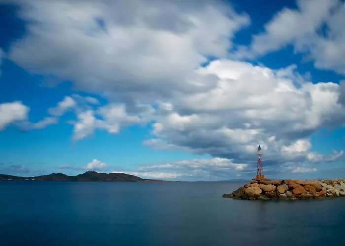 Colors In - House For 6 People In The Of Paros ナウサ