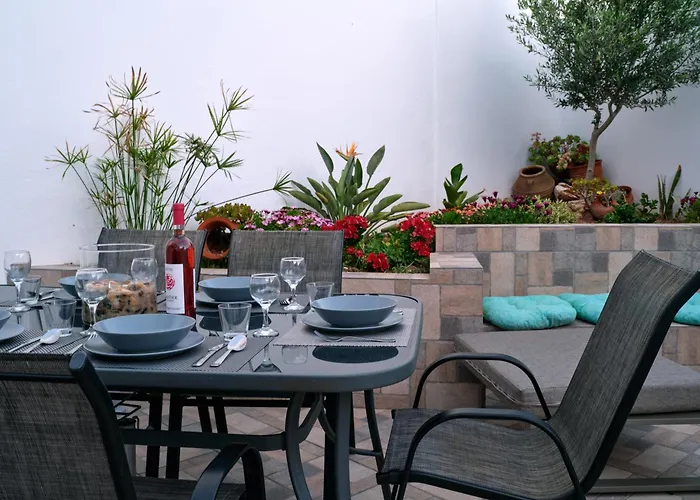 Colors In - House For 6 People In The Of Paros