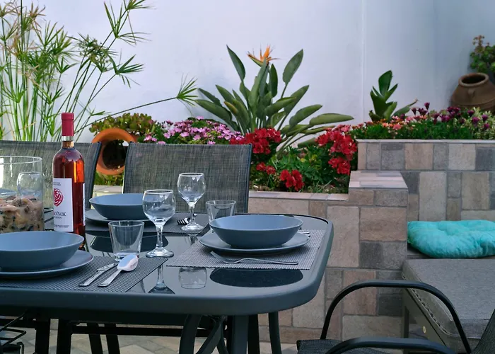 Colors In - House For 6 People In The Of Paros