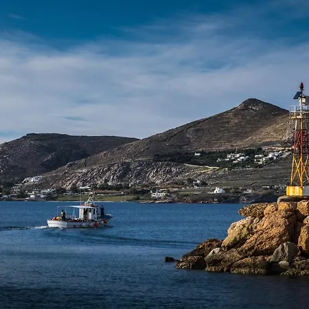 Colors In - House For 6 People In The Of Paros Dom wakacyjny Nausa