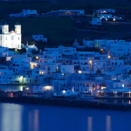 Colors In - House For 6 People In The Of Paros 纳乌萨