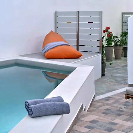 度假居 Colors In - House For 6 People In The Of Paros *