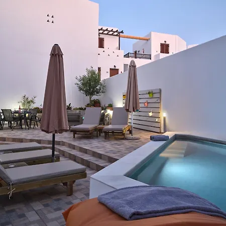 Colors In - House For 6 People In The Of Paros * 纳乌萨