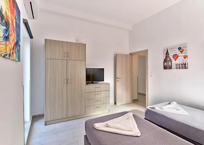 Colors In - House For 6 People In The Of Paros * Naousa