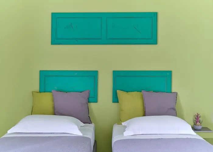 Colors In - House For 6 People In The Of Paros Naousa